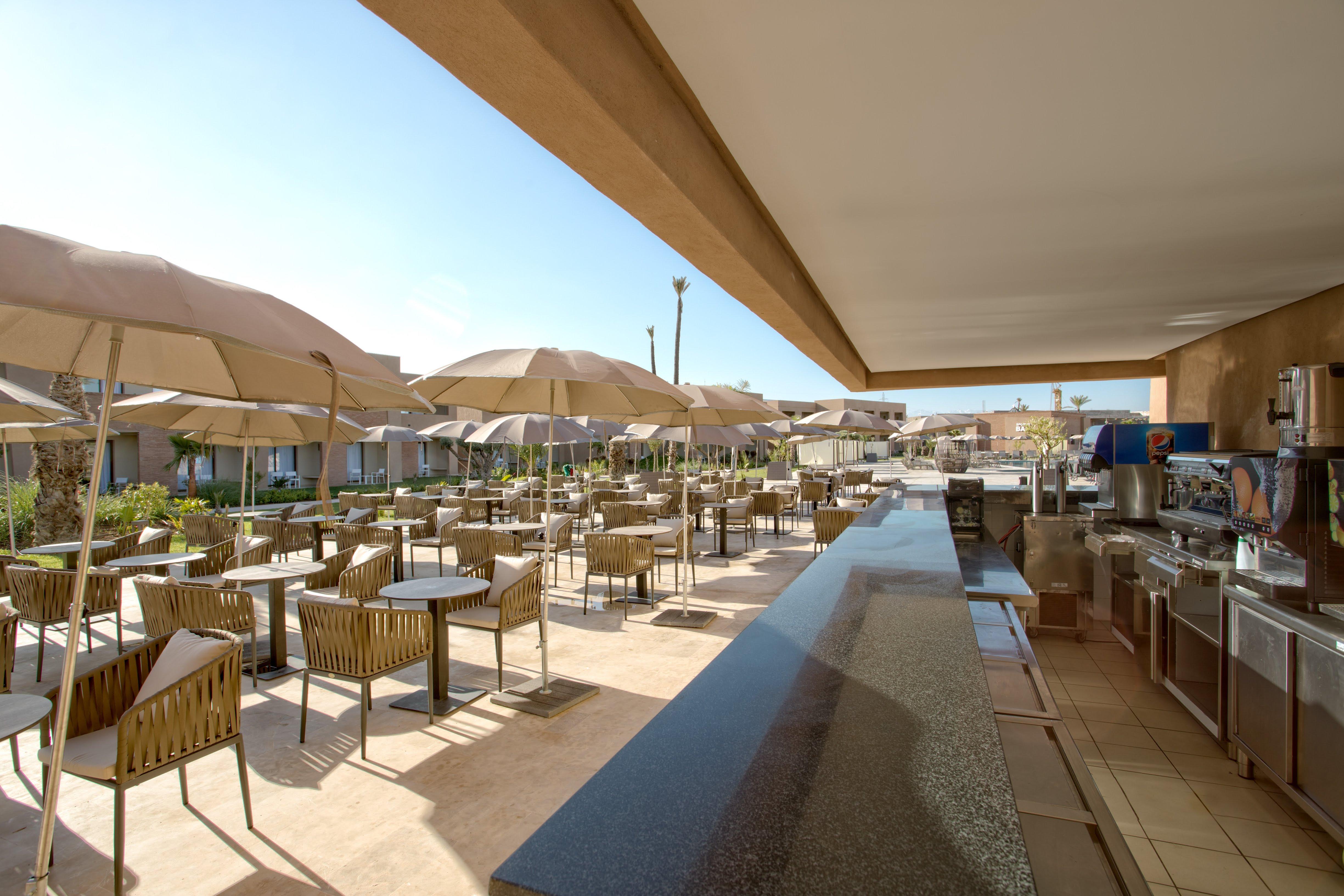 Be Live Collection Marrakech Adults Only All Inclusive Marakéš Exteriér fotografie The pool bar at the Hilton San Diego Bayfront